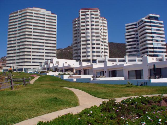 Beachfront Condo W Pools Steps To Beach & Mins To Dt 로사리토 외부 사진